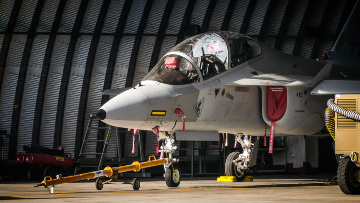 Bazy Lotnicze, M346 Master, hangar, spfl, fotografia lotnicza