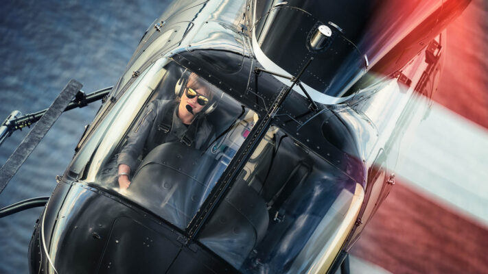 Sesja air-to-air z Air-to-Air Meeting Sesja kobieca Wrocław. Fotografia Lotnicza, śmigłowiec w sesji air--to-air.